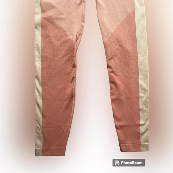 LULULEMON  Ebb to Train Tight * Abstract Seamless Peach Leggings 25” Size 4 - Picture 10 of 15
